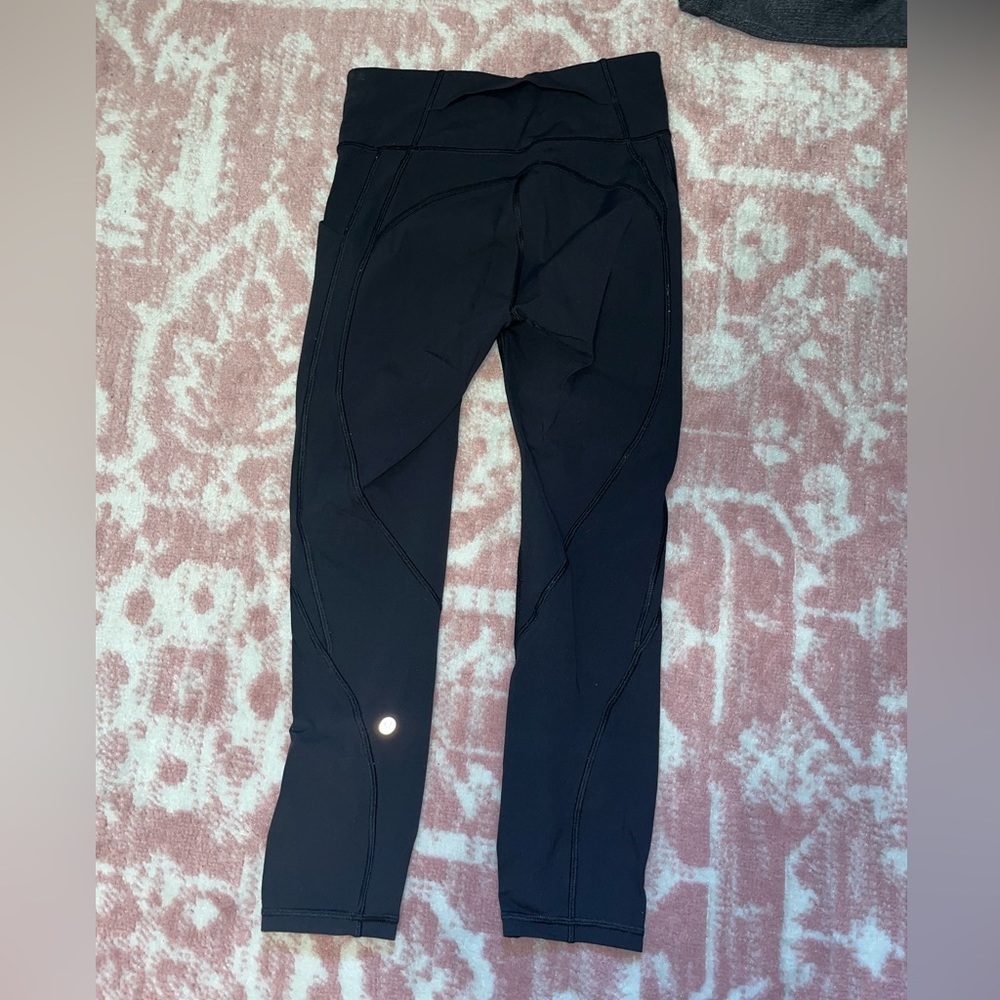Lulu cropped leggings. Size 4